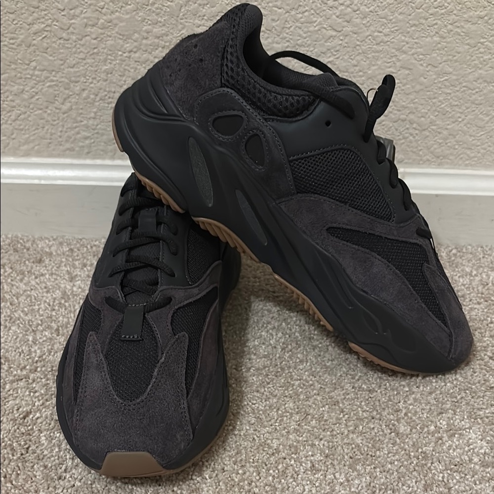 Yeezy Boost 700 Sneakers